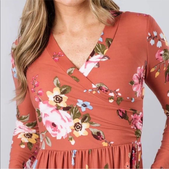 SOLD Boutique Modest Floral Maxi Dress - Picture 4 of 4